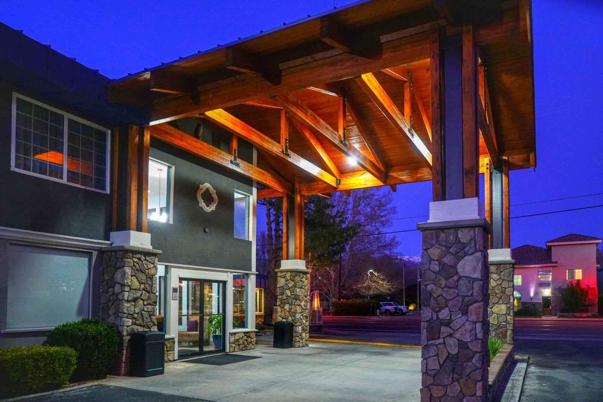 Cielo Hotel Bishop-Mammoth, Ascend Hotel Collection Extérieur photo